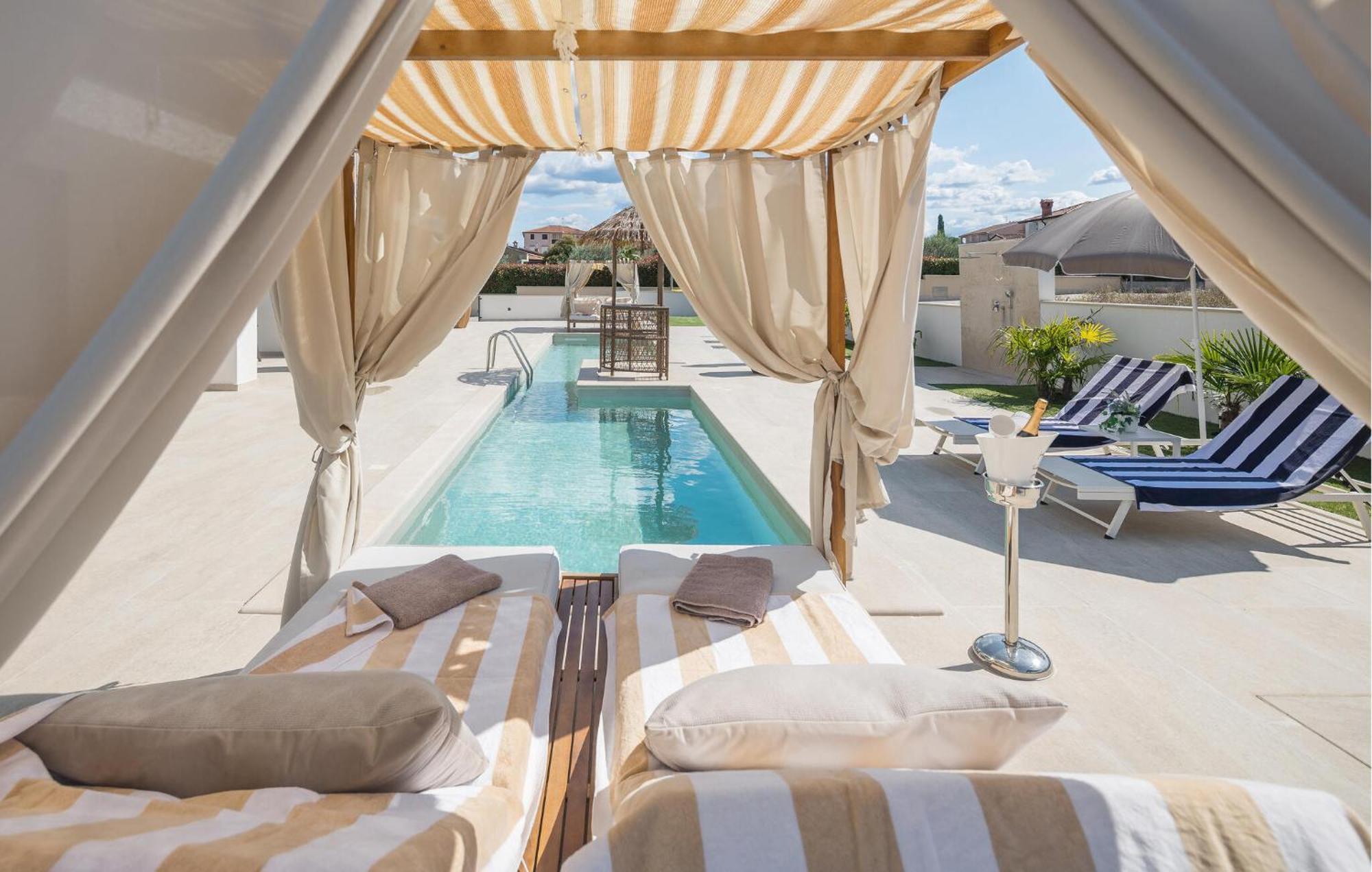 Holiday home In Vrvari With Wifi